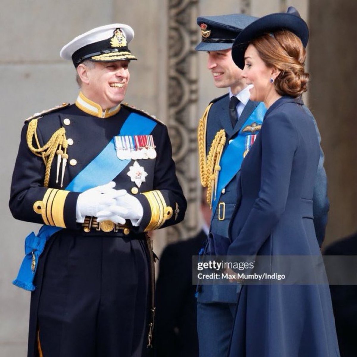 drhossamsamy65's tweet photo. ⛔️This photo was taken in 2019 long, long after Andrew’s sex crimes with Epstein were made public ‼️

Here are Prince William &amp; Kate Middleton looking “deeply concerned”‼️😆😆 https://t.co/tHVlHPV1tu