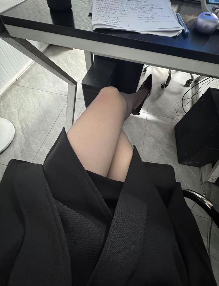 红杏微墙 tweet media