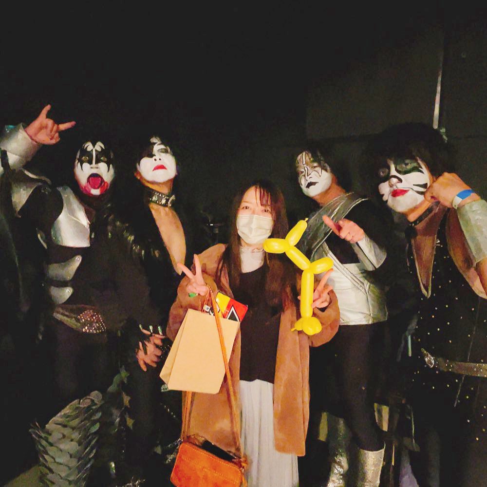 土曜日は友達宅でママだけで宅飲みしてもらって！RP
日曜日は久々にライブ見に行った〜🎙️
どちらも日帰りした結果、熊本市内と自分が住んでる場所の遠さを実感しました🥲
そしてライブ見れて友人達と会えて話せてとても楽しかった🥹子供見ててくれてありがとう旦那🥹