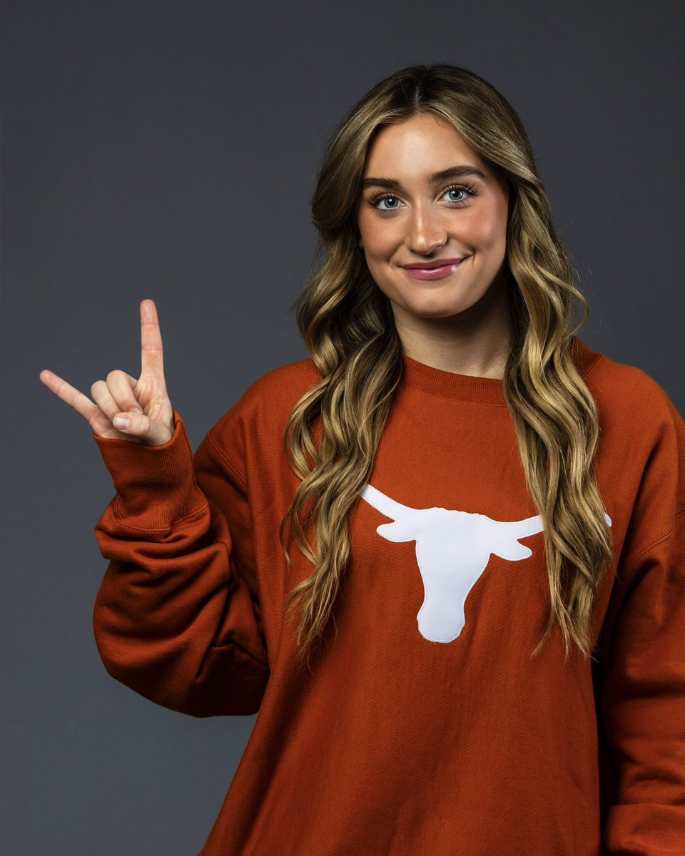 BaylissFlynn's tweet photo. I’m excited to announce I’ve signed with the University of Texas to continue my athletic and academic career. Thank you to my family, friends, teammates, and coaches for your support. Another huge thank you to the entire @TexasSoccer coaching staff for this opportunity! #HookEm🤘 https://t.co/kGUA69EaWa