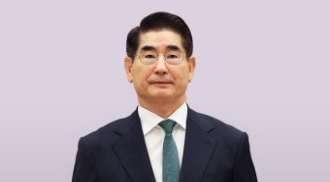 🚨김용현 장관님 최후진술🚨

내가 중벌을 받을까봐,두려운 것이 아닙니다.
사랑하는 나의 조국 대한민국이 사회공산주의 중국,북한의 속국으로 전락하는 것이 너무 두렵습니다.

“우리의 최고의 존엄은 5천만이다”