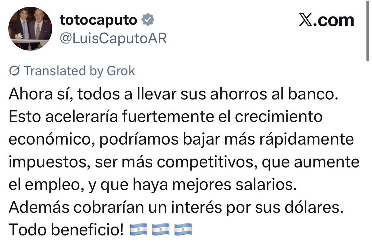 Mientras el te pide que lleves tus dólares al banco.
El, además de tener toda su guita afuera.
Y no comprar en Argentina ni un calzoncillo.
Se afanó el oro de todos los argentinos.
El toto de la champions…