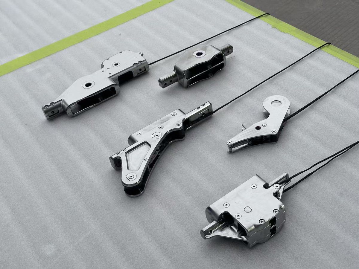 Mc1SPARS locks are constructed from titanium, offering the same weight as aluminum but with a smaller size and much greater durability.