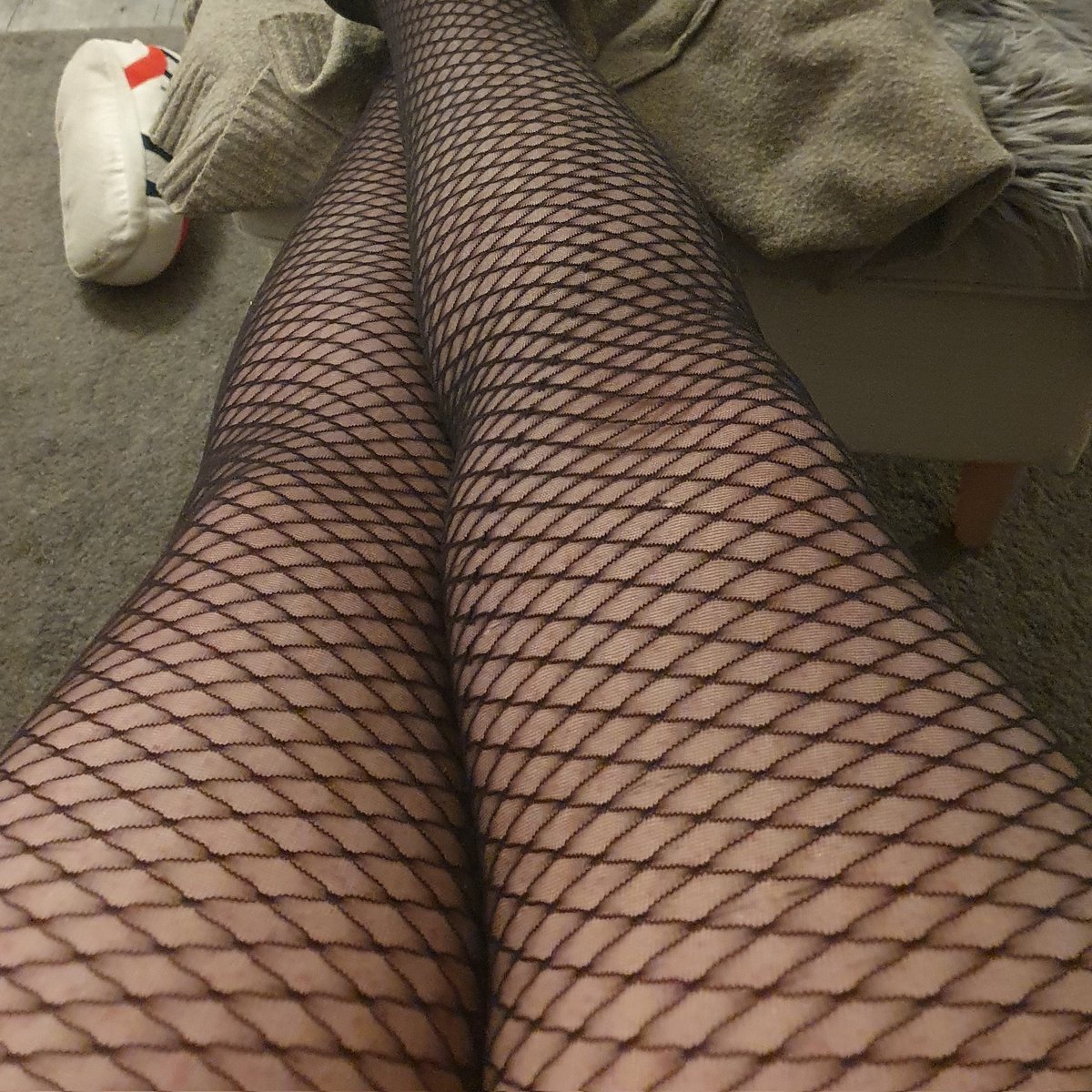 ItIsYaBun's tweet photo. My thicc legs in Fishnet look Fabulous!
#girl #thighs #feet #plussize https://t.co/1T8u2j2v4Q