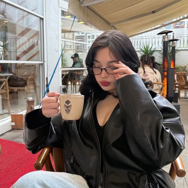 do you have to be this beautiful for just a coffee date? i guess yeah and the simplest are the most attractive one