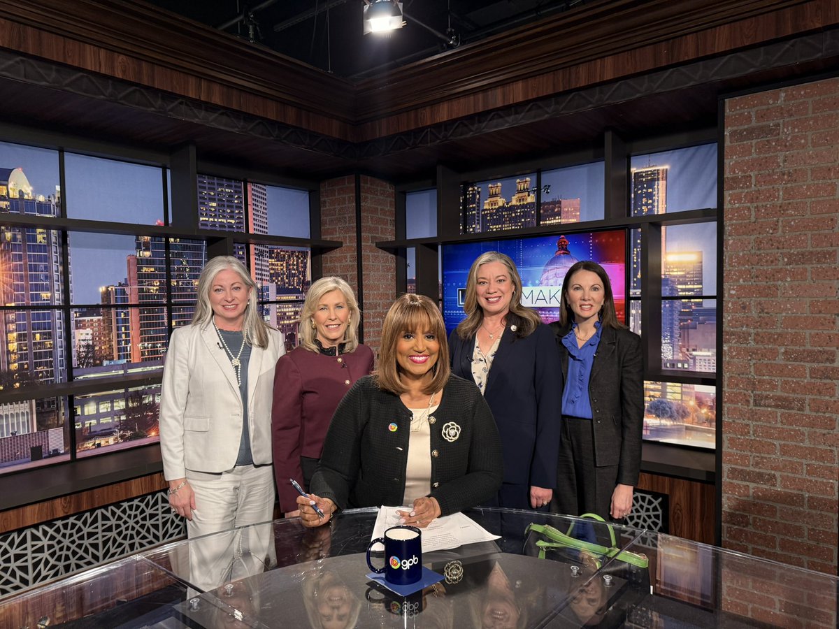 Donna Lowry tweet media