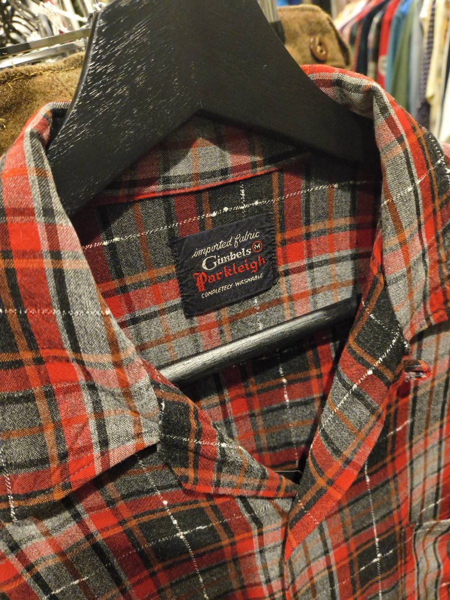 Lucky_Virus_'s tweet photo. NEWアイテム✨

【1960s Parkleigh】
OpenCollarShirt
RAYON100%
Size:M

GOOD CONDITION‼︎
配色も最高ですね👍 https://t.co/WINpWwH8y4