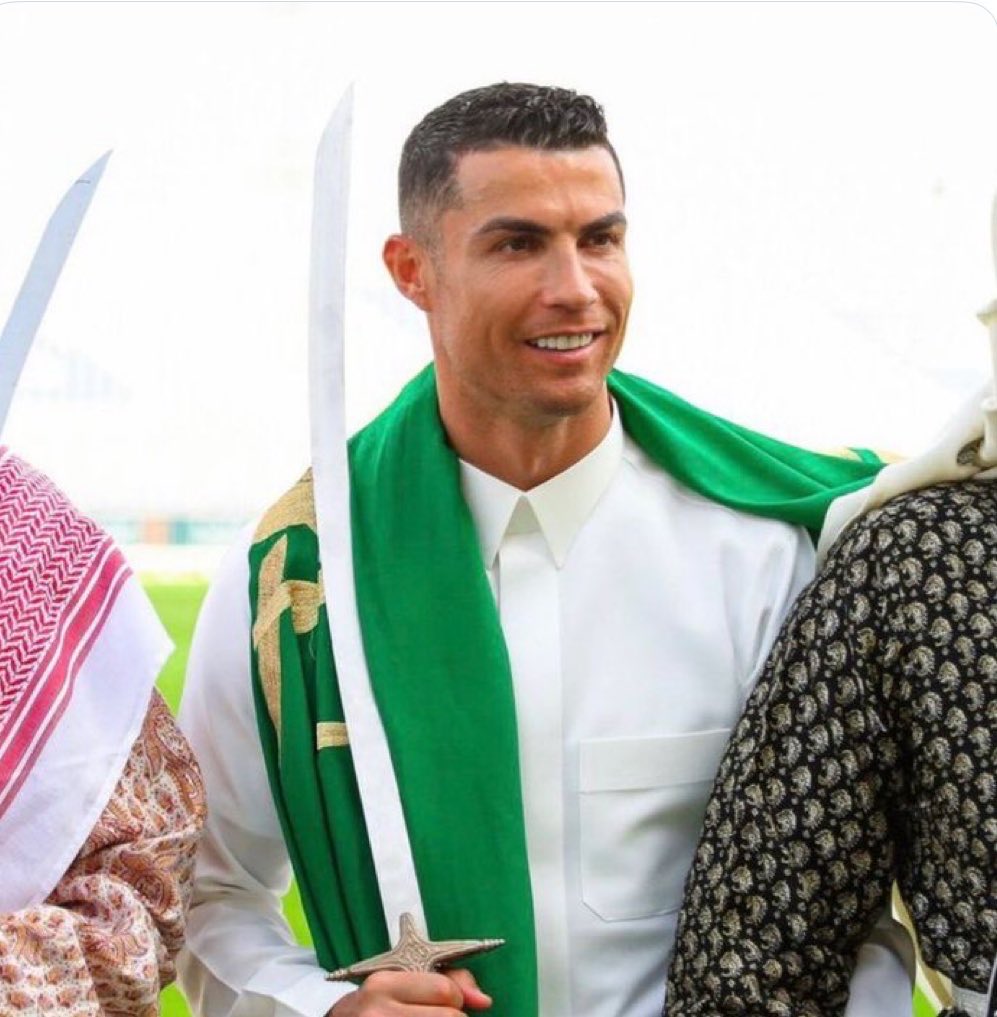 سفير السياحة في السعودية🇸🇦💛
#كرستيانو_رونالدو