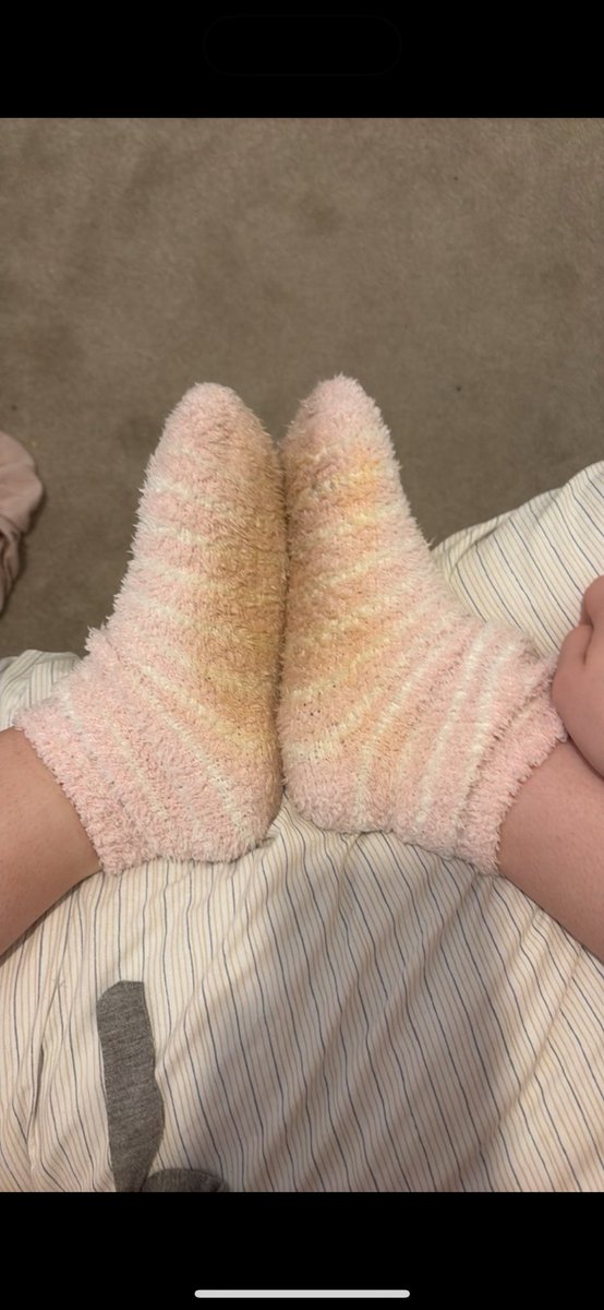 goddesskatt6's tweet photo. who wants some dirty socks #sellingfeetcontent https://t.co/WKkADHJTcB