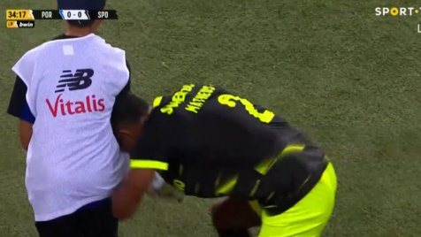 Algo de errado anda neste país quando se dá mais ênfase a um apanha-bolas esconder uma bola de futebol (não devia ter acontecido) do que a uma agressão protagonizada por um jogador profissional a um... apanha-bolas de 13 anos (!!!). Algo que foi... arquivado 🤡