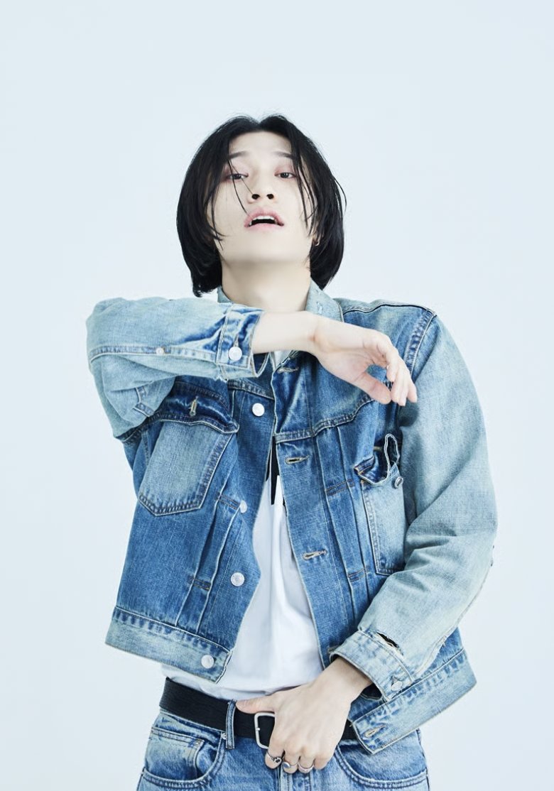 junypearl's tweet photo. [STARNEWS] MOLLY YAM and DIMO REX will release their first project EP 'DIMOLLY' through various online music sites at 6 PM today (10th Feb)

Q. What was the catalyst that led to the two artists' first meeting and musical collaboration?

MOLLY YAM: Insta creator Ryu Jeongran brought us together. When I first heard DIMO REX's music, I loved it so much I wanted to collaborate, and Yedam felt the same way, so we started working together.

DIMO REX: At first, I received the offer to feature first. After working together, I was confident that we could create great synergy, and thanks to that, the album production progressed smoothly.

#DIMOREX #BANGYEDAM #MOLLYYAM