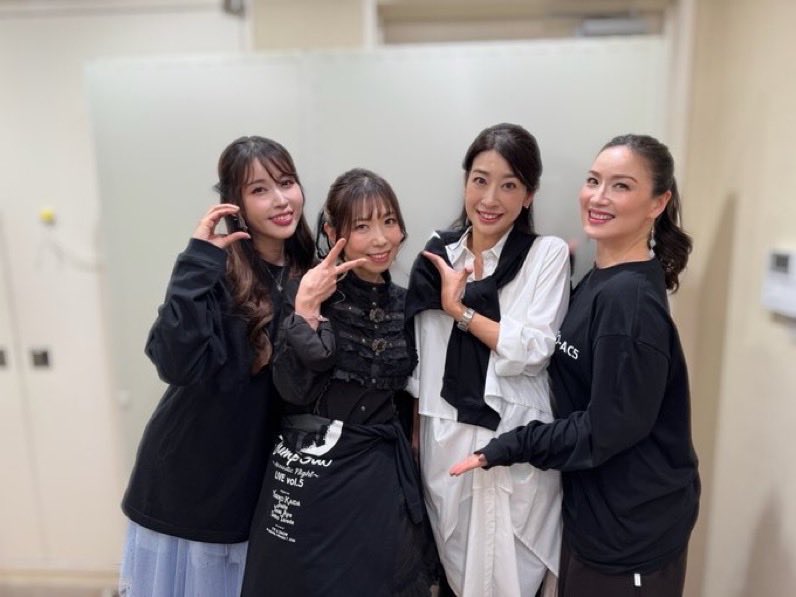 piano_shiho's tweet photo. 一音一音に込めた想いが、少しでも皆さんに届いていたら嬉しいです。
あの日、あの場所にいてくれた全ての方に感謝を。
本当にありがとうございました！
#jumpoutlive
 #余韻 https://t.co/LdH4pzzLOP