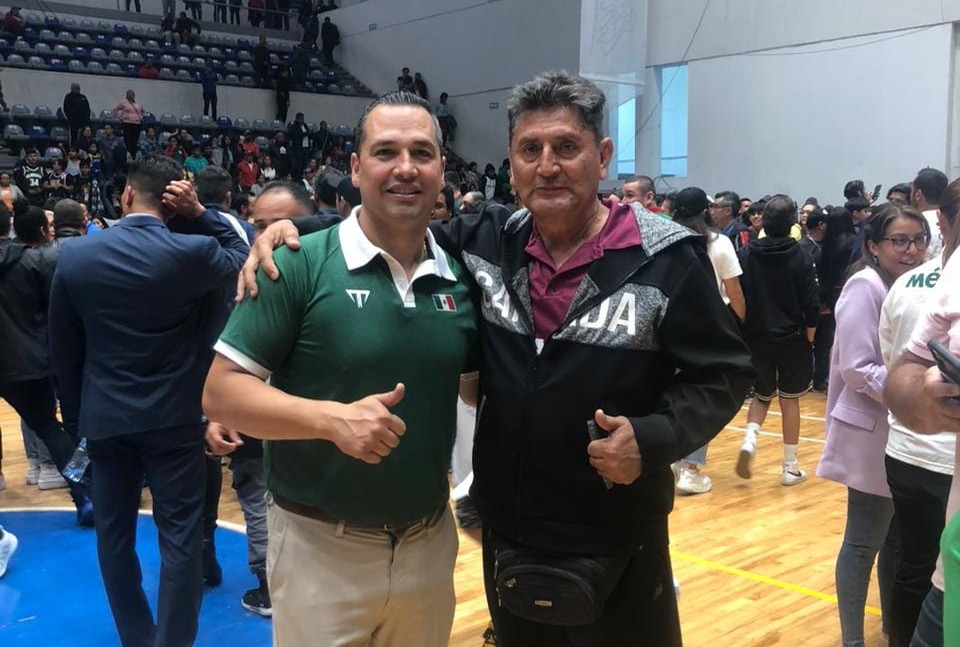 estoespuebla's tweet photo. #Deportes Héctor García Bayón recibió de manera oficial la invitación para integrarse como entrenador del Selectivo Estatal U14 (13–14 años) 🙋‍♂️🤝🏀

Aquí la información a detalle ⬇️📲:

#Puebla #Baloncesto #OlimpiadaNacional @RodriguezOmar83

https://t.co/FdpgcdZugV https://t.co/Dfw1TAKucn