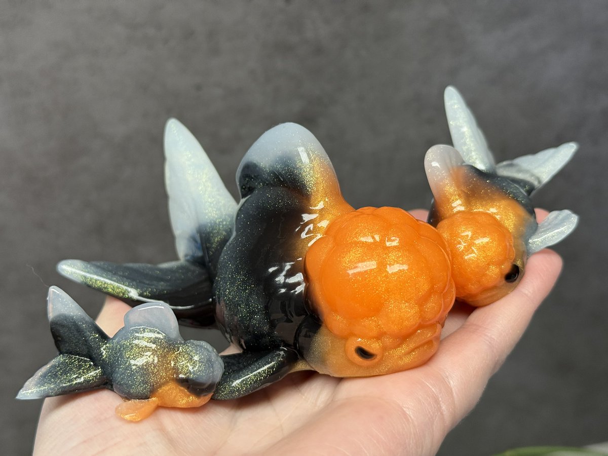 AlchemistEchid's tweet photo. So excited by valentines we forgot to announce our fishy pal coming to this drop!

Say hello to Cheddar, the oranda goldfish! 🐠🧡   

Sister model to our Pudge fish, with matching sized teenie, small and medium. This model was sculpted by @Anate224 💕 https://t.co/ZXcDvIpId2