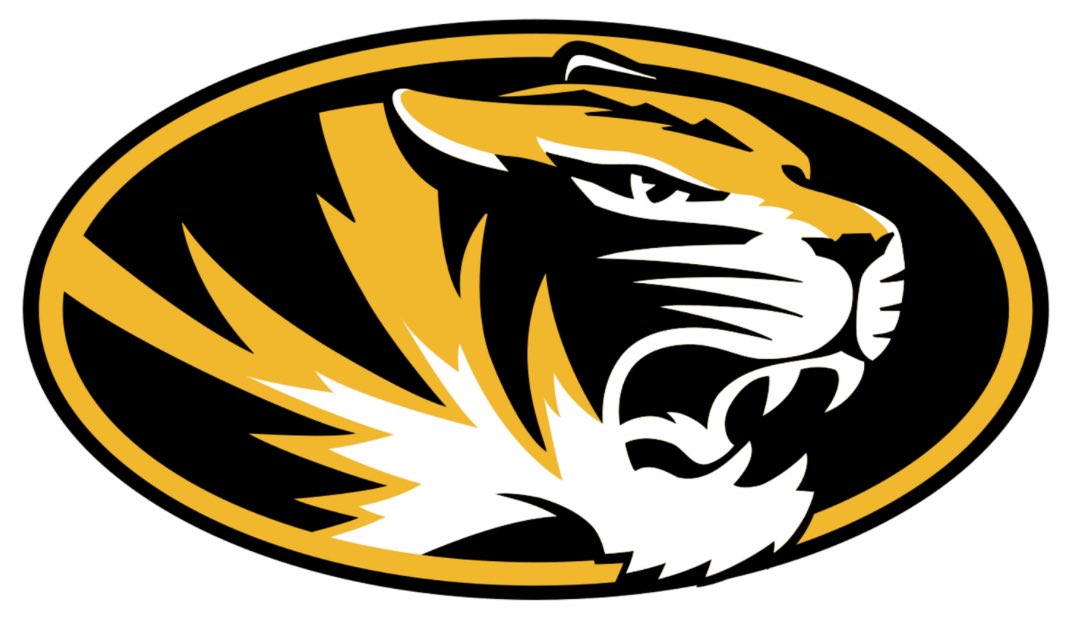 HunterMallinger's tweet image. After a great conversation with @CoachLMeadows I’m blessed to receive my 16th offer to @MizzouFootball! @CoachDrinkwitz @CoachJonesB @AllenTrieu @BrandonHuffman @adamgorney @TomLoy247 @ChadSimmons_ @GregBiggins @GregSmithRivals @HHSCoachGumm @Mr_Nellis