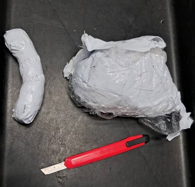 vicejefeagr's tweet photo. #AduanadeCuba y órgano antidrogas detectan nueva operación de narcotráfico en el aeropuerto de La Habana, una importante cantidad de  METANFETAMINA oculta en la cafetera electrica, pelotas de béisbol y otros equipos en el equipaje de una pasajera. El combate es a SANGRE Y FUEGO. https://t.co/1jSfipdtmI