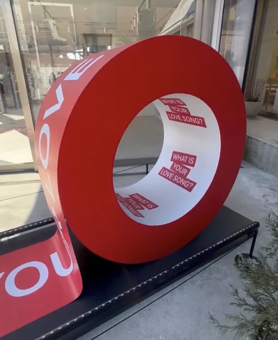 🐱: red line! red line! ☺️

🐨: a red line? 🤨

🐱: doesn’t it mean destiny? 🤔

🐥: that means love 🤣

🐱: oh, that’s love? but i love our members 🥰

RED STRING OF LOVE ENTHUSIASTS RISE