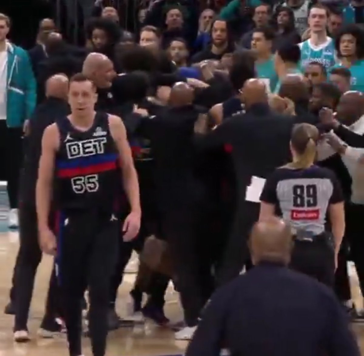 Man this white boy just wanna ball