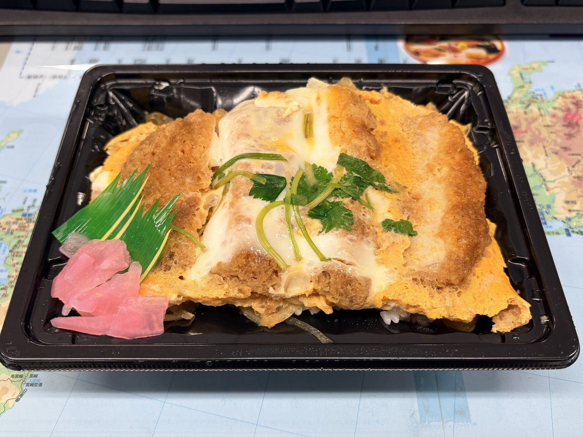 ブタが豚肉食ってるってね…🥺