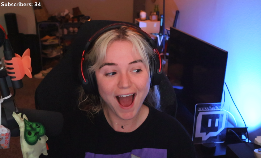 BallinLilKea's tweet photo. live for a bit tonight on twitch would love to see ya!! 

https://t.co/wxKYb48xxx https://t.co/YFpvDZhdZW
