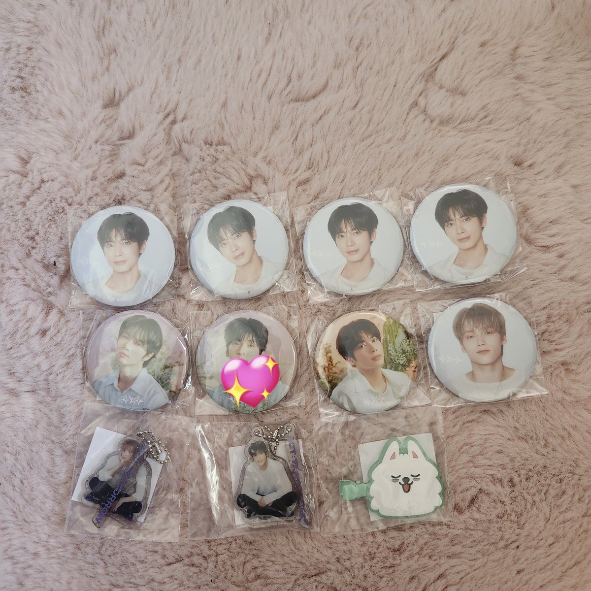 0y_rb's tweet photo. @TXT_jjwb_52 初めまして。
検索より失礼します🙇🏻‍♀️
当方こちらの💖のスビンを所持しております。
画像をお借りしてこちらのヨンジュンと交換可能でしょうか？
ご検討よろしくお願いいたします。 https://t.co/oKvKrVPueF