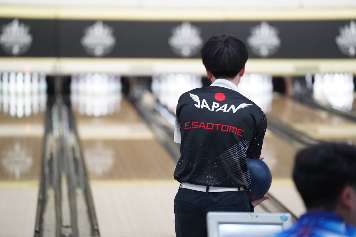 EITA_bowling300's tweet photo. JB会長杯第41回全日本年齢別選手権大会

19歳以下の部優勝し、2連覇することが出来ました！！🏆🥇

昔から思い入れのあるこの大会にて2連覇をすることが出来て本当に嬉しいです！✨️

応援してくれた方々、大会関係者の皆様、本当にありがとうございました！

次は3連覇🔥 https://t.co/YlMnLIVG1L