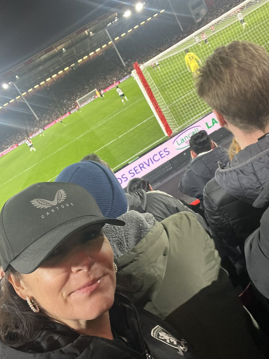 sarahfinn8's tweet image. Us at half time. We couldn’t speak 😂 @SdohertySean @richkielty 

Now home, I will attempt to get some sleep. Wish me luck with that! 🙏

#hellball
#Boro 
#onegameatatime