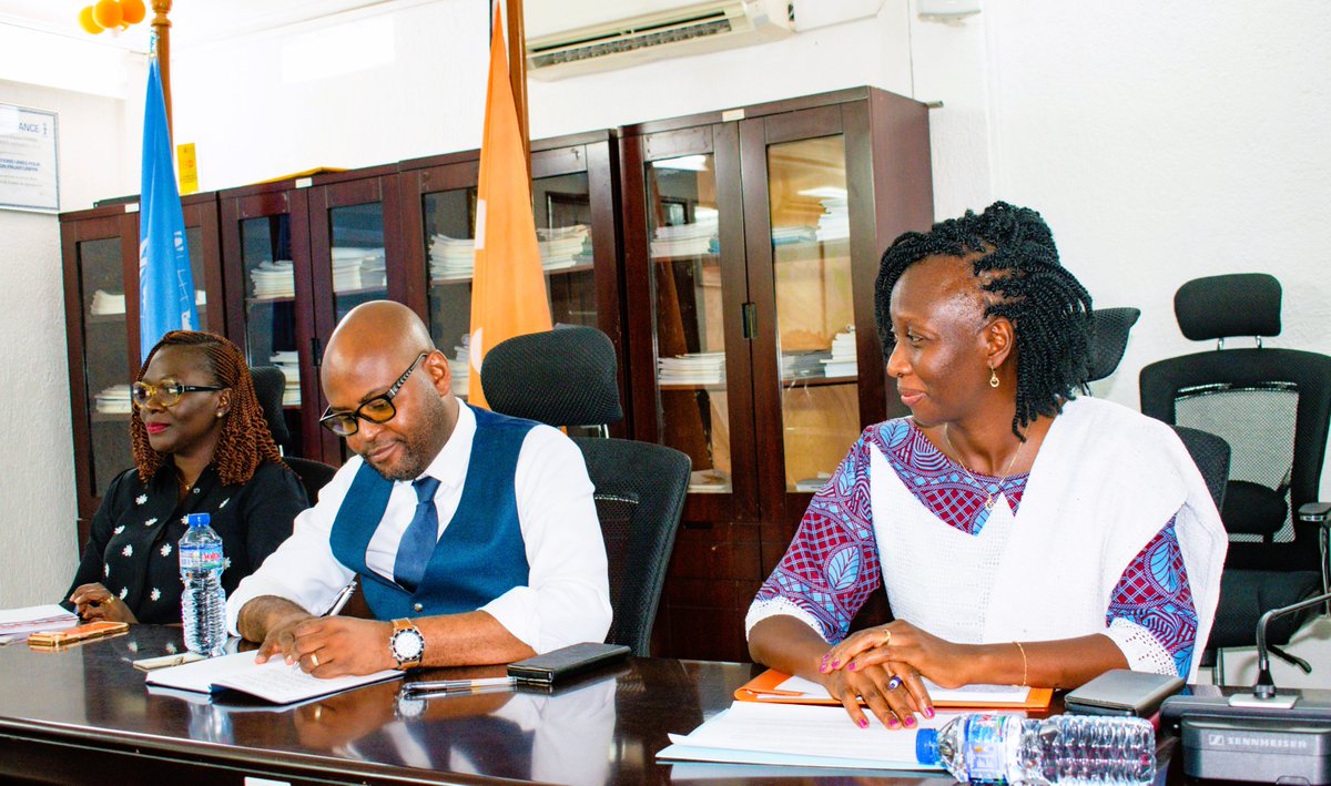 UNFPA_TOGO's tweet image. Consolider un partenariat au service des femmes
UNFPA au Togo a accueilli une délégation d’Ecobank pour poursuivre les échanges autour de leur collaboration, en faveur de la santé et de l’autonomisation des femmes et des filles au Togo. 
#Partenariat #SSR #AutonomisationDesFemmes