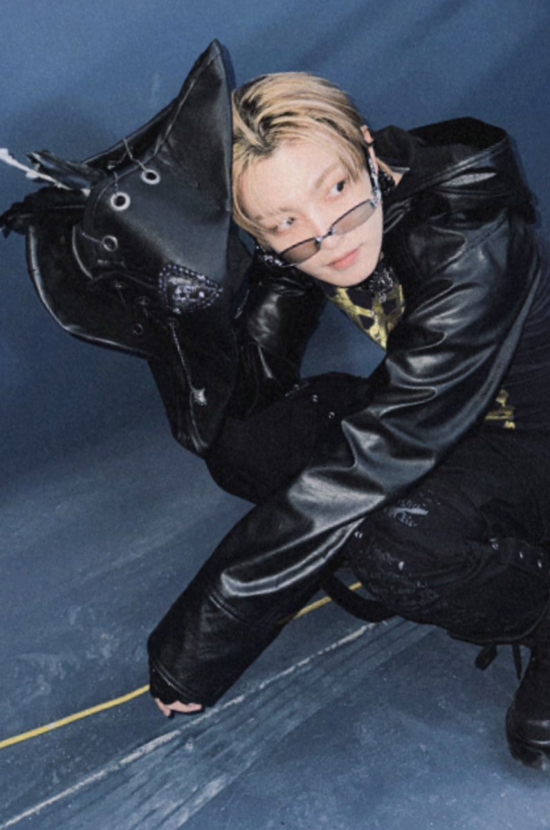 1107base's tweet image. [📷] Hongjoong’s instagram story showing some behind the scene pictures. 

#HONGJOONG #홍중