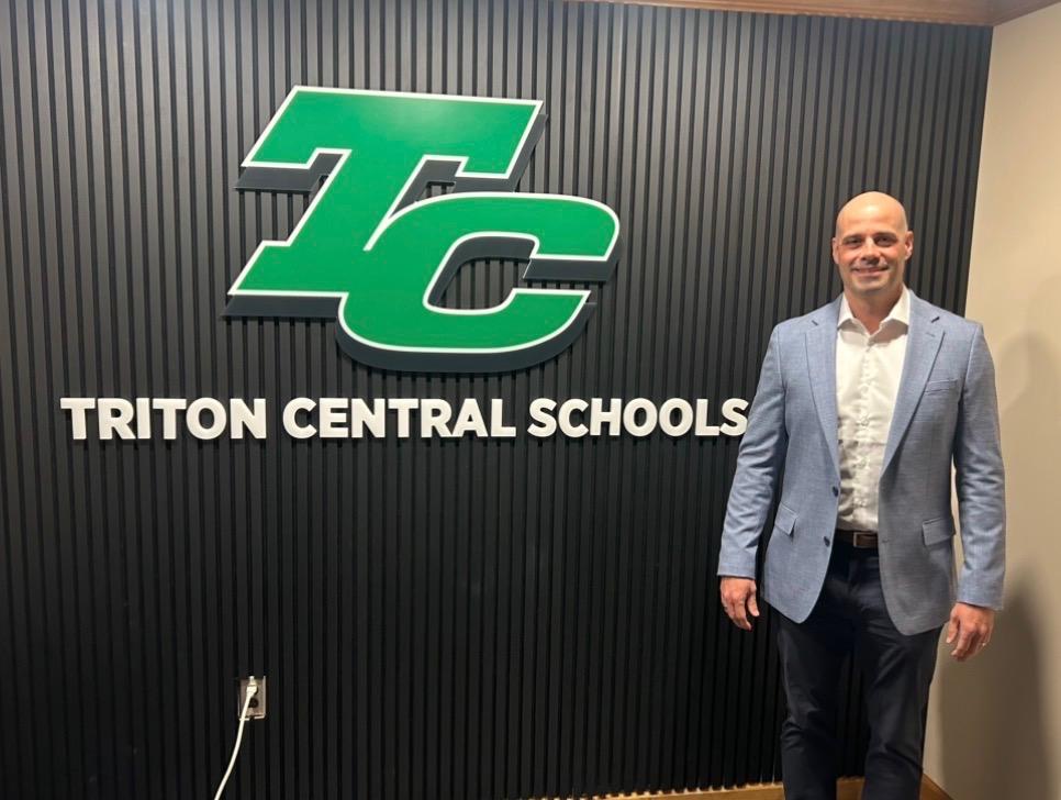 GIANTfmsports's tweet photo. Tim Kegley is the new head coach of @TCTIGERS 🏈 https://t.co/pBgCRDa9yf