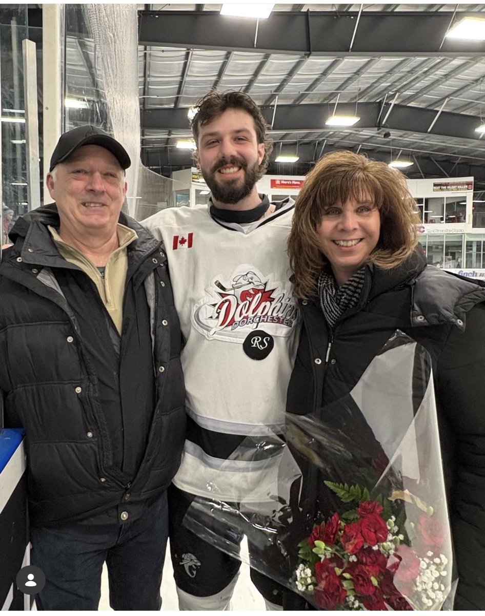 DorchesterDolphinsHockey tweet media