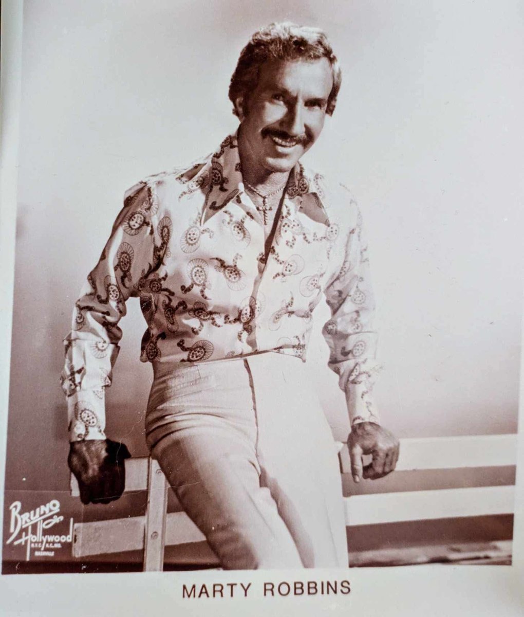 Sharing this great publicity photo sent to us by a fan on a #MartyMonday 
📸 by Bruno of Hollywood
#MartyRobbins #MartyMemories #classiccountry