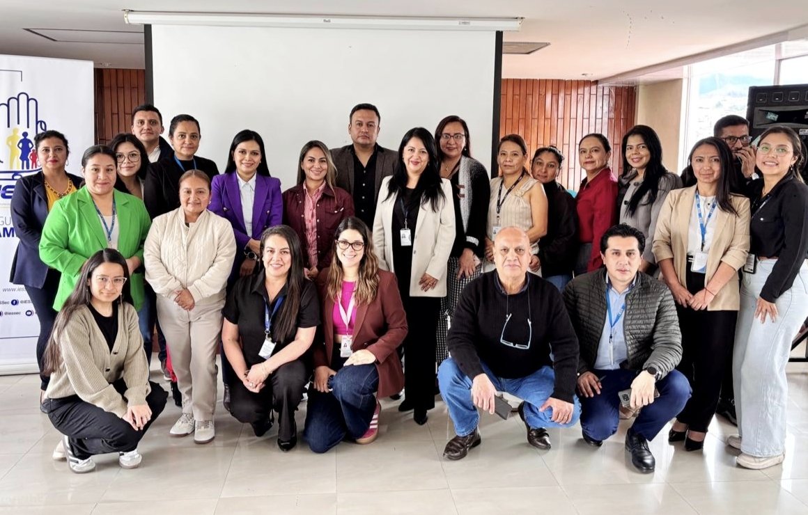 IESS_Loja's tweet photo. 📍 Zona 7 | El @IESS_SSC finaliza capacitación sobre Planillaje y Facturación con Sistema MIS AS/400. 

✅ Revisamos referencias, contrarreferencias y Acuerdo Ministerial 140 para fortalecer la atención a nuestros afiliados💙 https://t.co/5RmeoAVpUO