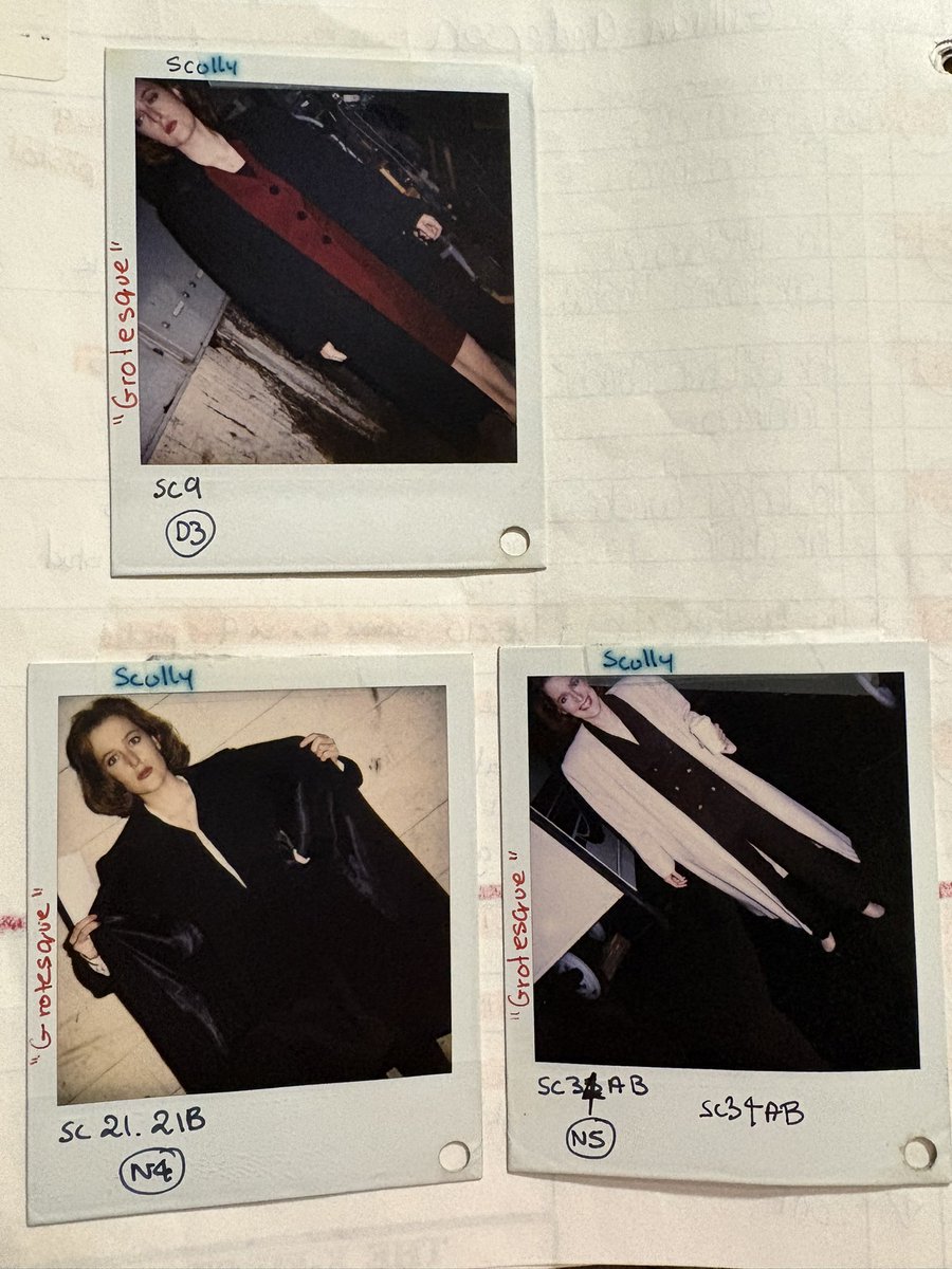 hearteyes4david's tweet image. I got my #Grotesque #XFiles set used script pack in today!! I love it so much! #DavidDuchovny #GillianAnderson #Mulder #Scully #Hearteyes