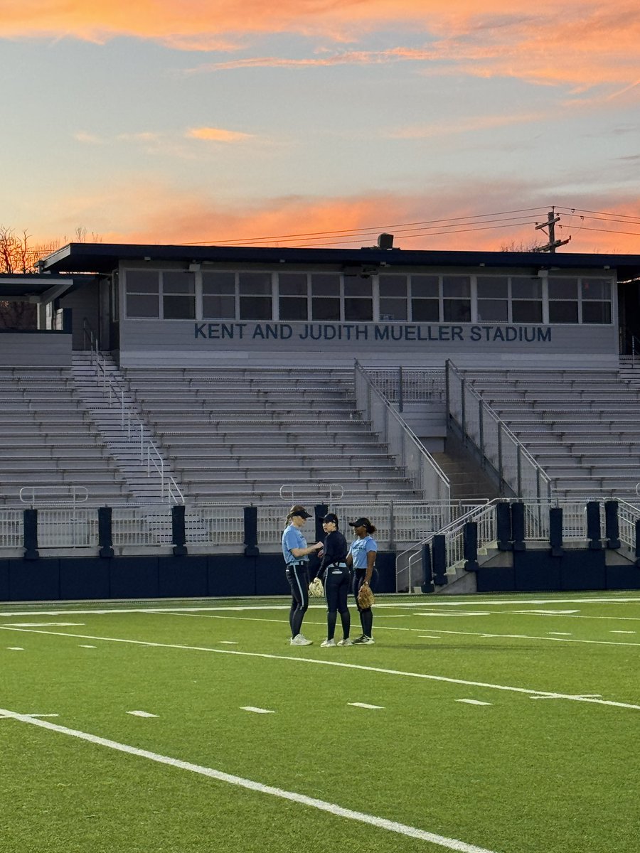 WestmoSoftball tweet media