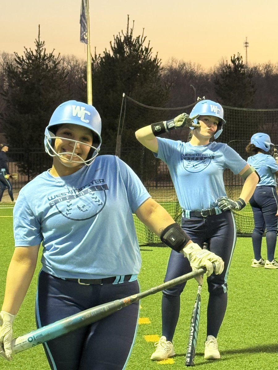 WestmoSoftball tweet media