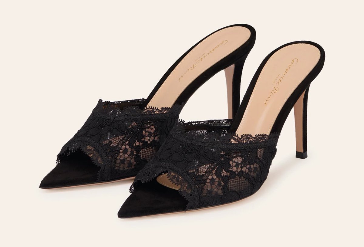 cuntymoth's tweet image. maybe the only thing missing from my life is every style of gianvito rossi lace heels