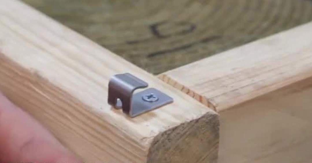 Starter clips are an absolute game-changer! 😍🙌 These handy little tools make deck installation a breeze, saving you time and hassle. #decklife #gamechanger 🛠️💪