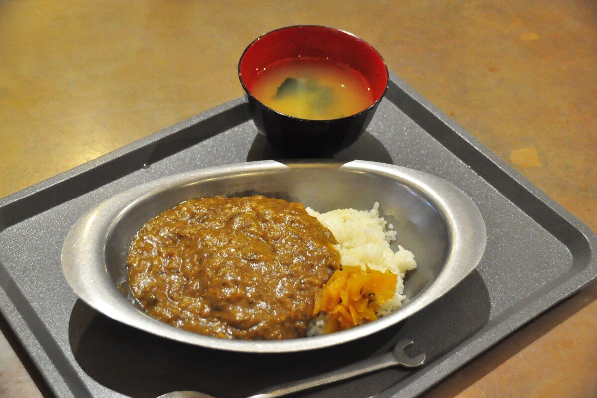 今週の #ごっつぉLIFE は...！？
#新潟 「阿部仏壇製作所」吉田香那子さんのおすすめグルメ

鉄工所を営みながらお店を切り盛りする吉川さんの温かい人柄と、毎日食べても飽きない家庭料理が魅力のお店です。🍛

明日は祝日の為、公開は木曜日です✨お楽しみに！