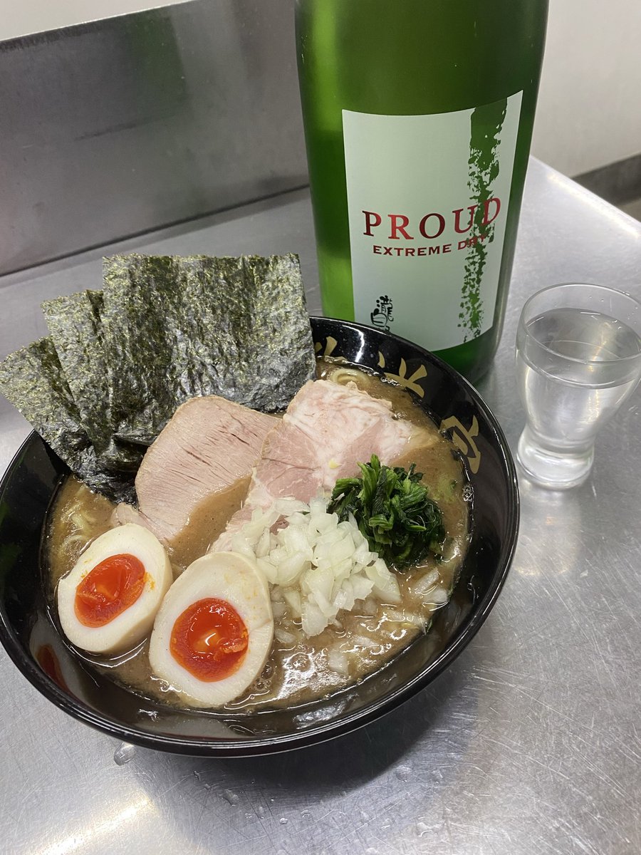 kyoudouya's tweet photo. ㊗️2月11日は周年㊗️
明日の営業について
営業時間は通常通り
11:00〜15:00
16:00〜22:00
ラーメンの売り切れ終了は無いので
開いてる時間にゆったり来てください
⚠️限定トッピングの売り切れはあり⚠️
宜しくお願いします🙇 https://t.co/lY28QHzrit