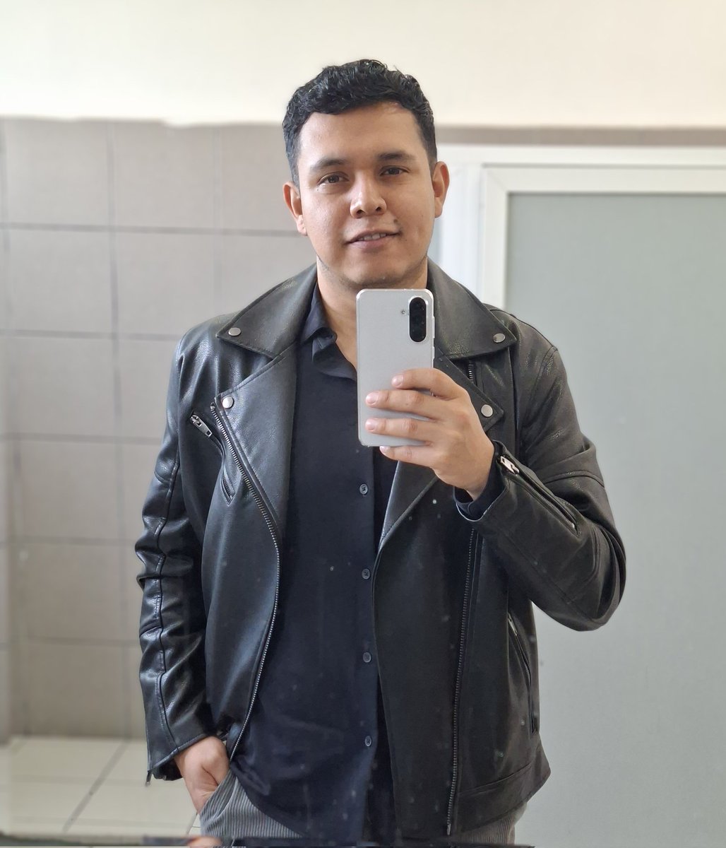 AlexGNGR95's tweet photo. 🖤🖤🖤 https://t.co/ulcRJlsQei