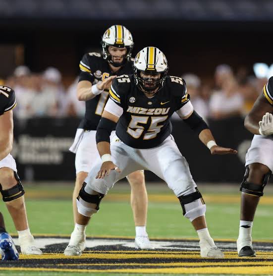 ColeReiter12's tweet image. #AGTG After a great conversation with @CoachLMeadows I am blessed to receive an offer from @MizzouFootball
@CoachDrinkwitz @GtownGridiron 
@SWiltfong_ @TomLoy247 @AllenTrieu