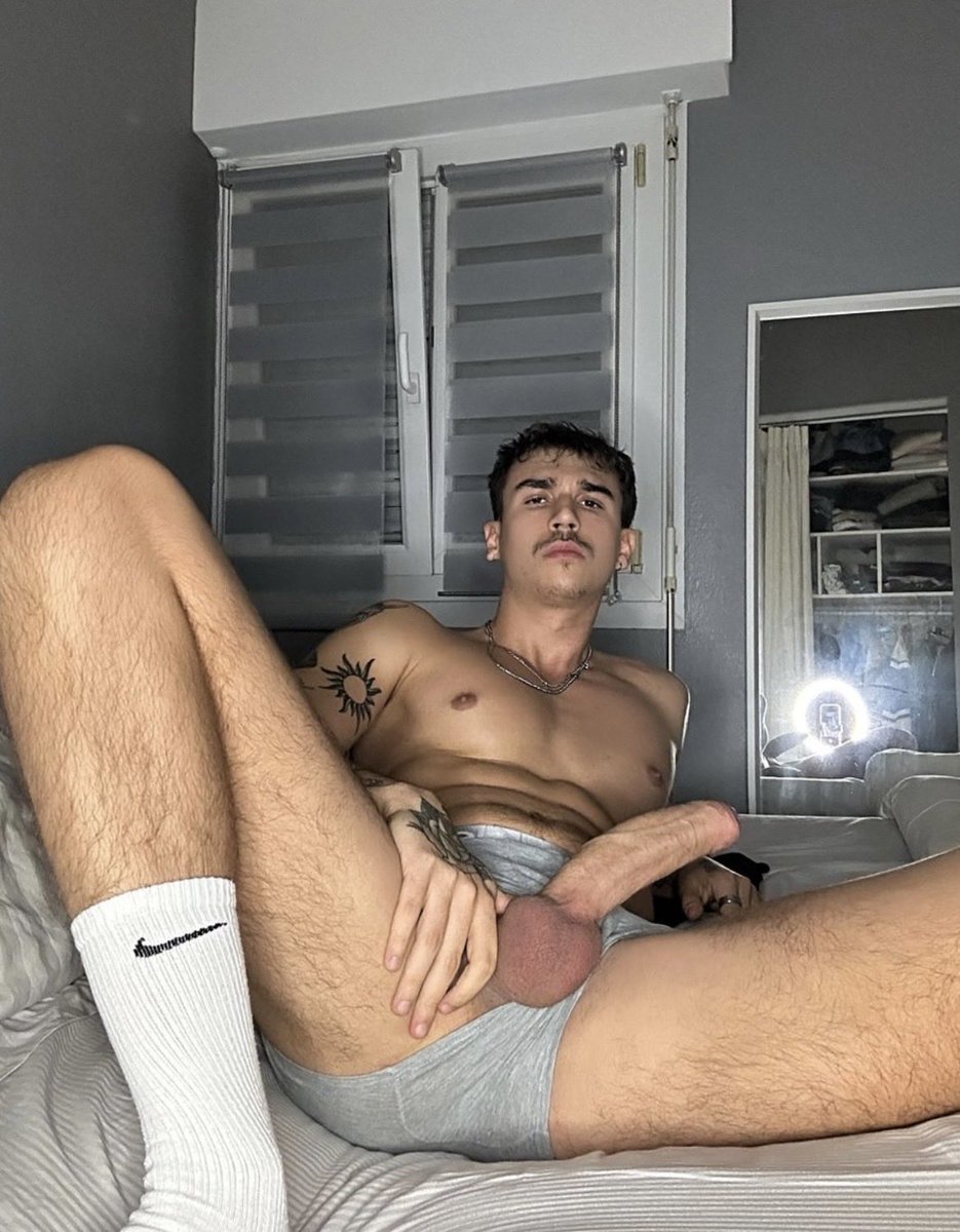 blvr_13's tweet photo. Hugo🥵🫠 https://t.co/w3fFURaRPv