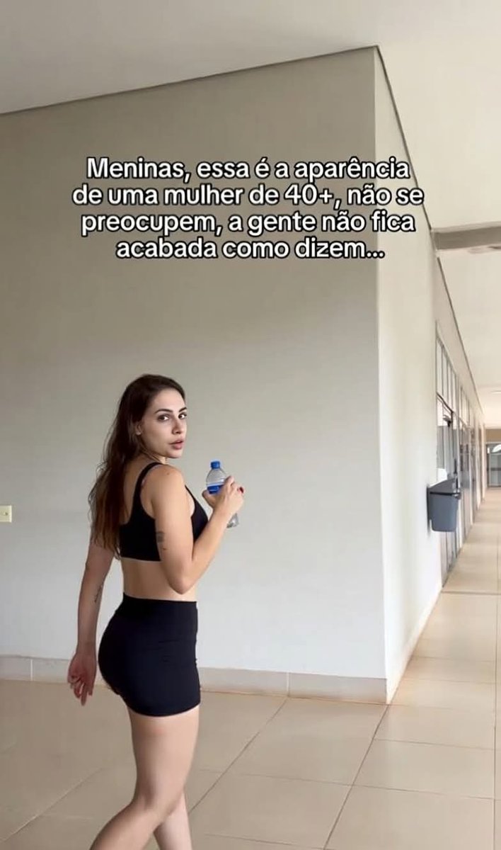 Você muié de baixa renda confia que tu vai ficar com uma lata dessas aos 40 sem genética e sem dinheiro.

Só confia!