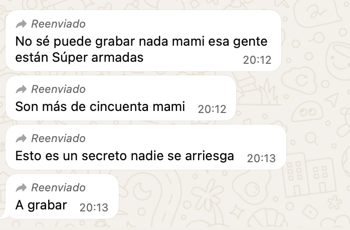 Insólito. Recibo muchos mensajes desde la parroquia Luis Vargas Torres, en Esmeraldas. La gente está secuestrada por la guerrilla. Me refiero a literalemente secuestrada en sus casas mientras la guerrilla mata en la calle. Piden ayuda a FFAA y Policía Nacional. Pasa la voz.