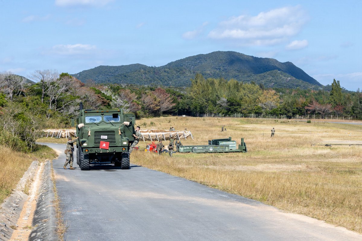 mcipac_jp's tweet image. 1月25日、海兵隊第1海兵航空団が、「南西ソード26」訓練で、前方武装・給油拠点（FARP）を実施しました。
「南西ソード26」は、通信の構築および活用を行い、分散した小部隊へ兵站支援を実施し、戦闘即応性を高めるために行われます。