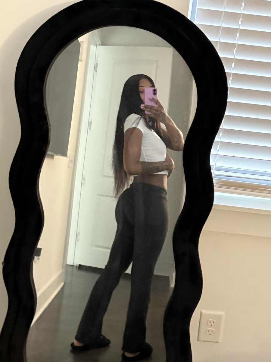 ery2you's tweet photo. i love being slimmm https://t.co/7mmUYJqDyn