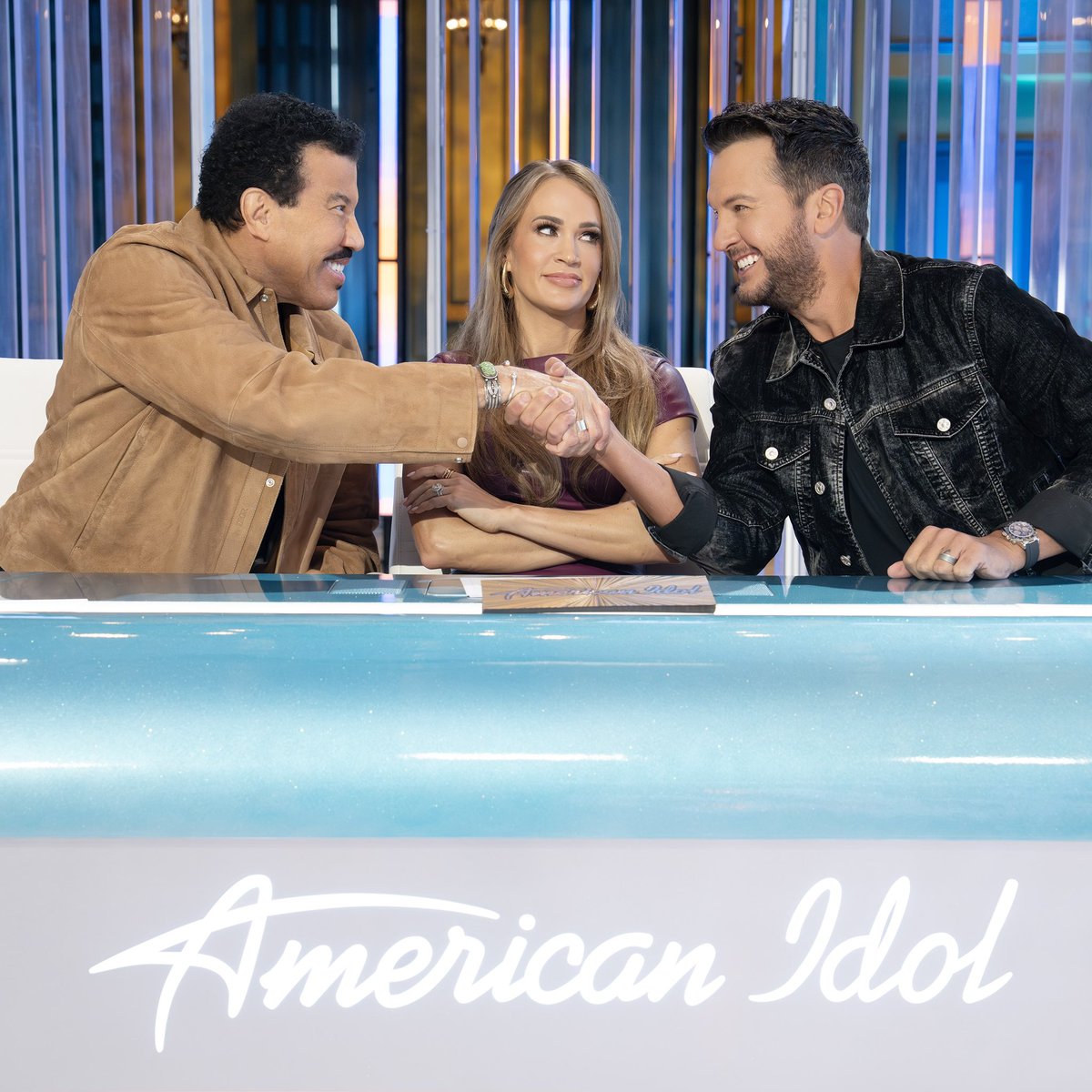 lukebryan's tweet image. What do y'all think @carrieunderwood is thinking? #AmericanIdol
