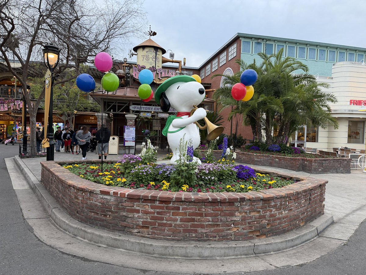 Snoopy! 🎈@Knotts