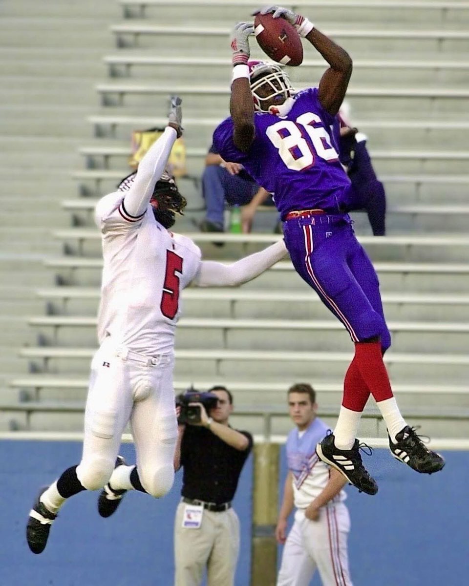 #AGTG After a great conversation with <a href="/LoJoe12/">Lorenzo Joe</a> I’m blessed and honored to receive an offer from Louisiana Tech!!! <a href="/LATechFB/">LA Tech Football 🏈</a> <a href="/TheEightXVIII/">The Eight XVIII Agency</a> <a href="/alviannebrule/">alvianne brule</a> <a href="/Coach_D_Jenkins/">Dwain Jenkins</a> <a href="/TheUCReport/">Billy Tucker</a> <a href="/samspiegs/">Sam Spiegelman</a> <a href="/adamgorney/">Adam Gorney</a> <a href="/ChadSimmons_/">ChadSimmons</a>